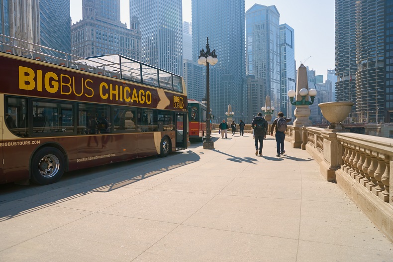 Stadtrundfahrt Chicago - Hop-on Hop-off Sightseeing Bus - Stockfoto-ID: 138776450 Copyright: Sorbis