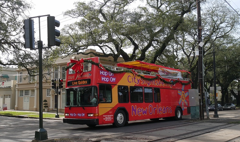 Stadtrundfahrt New Orleans - Hop-on Hop-off Sightseeing Bus - Stockfoto-ID: 203068999
Copyright: RaksyBH