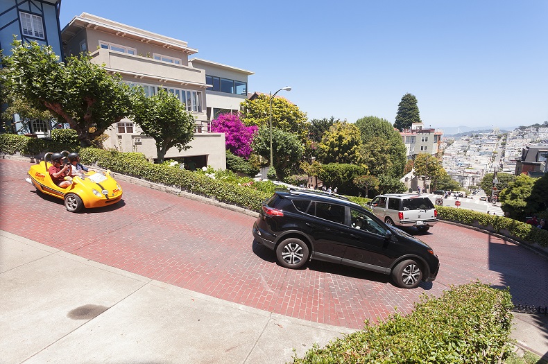 Lombard Street in San Francisco - Stockfoto-ID: 369551242 Copyright: jjuncadella - Big Stock Photo