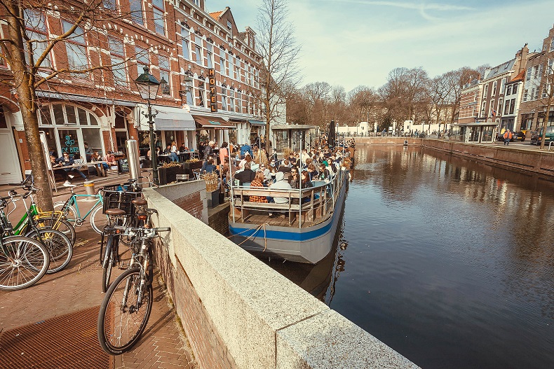 Kanalfahrt in Den Haag