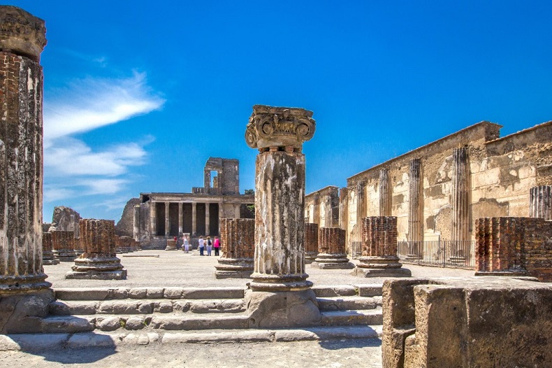Antike Stadt Pompeji © @larash via Twenty20