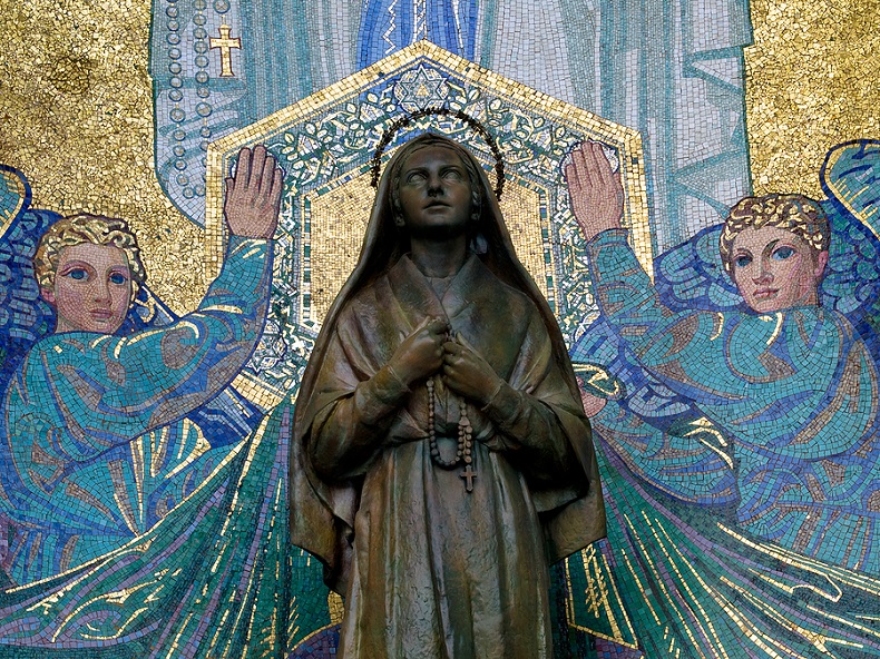 In Lourdes finden das ganze Jahr &uuml;ber eine Vielzahl religi&ouml;ser Veranstaltungen statt