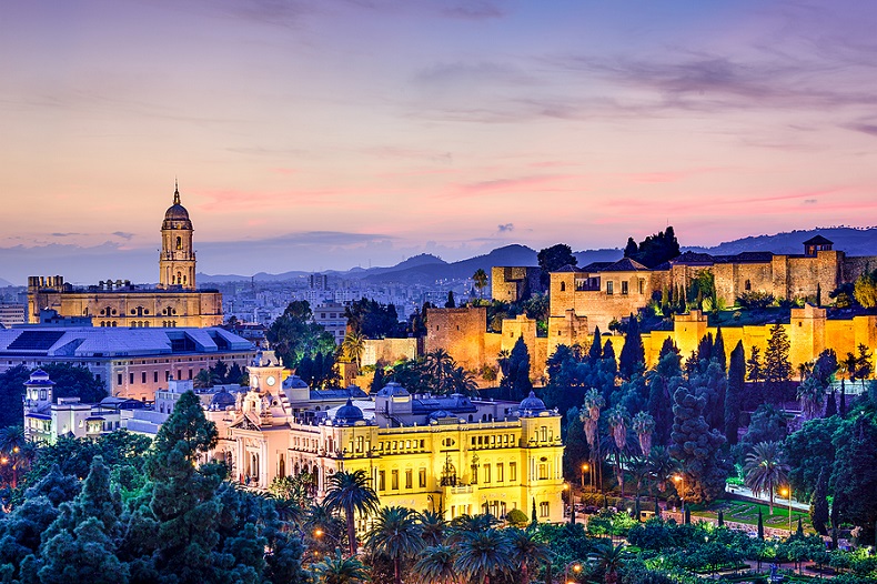 Málaga am Abend und Nachts