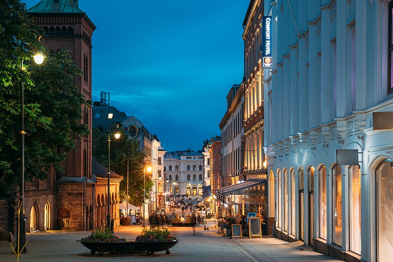 Oslo am Abend und Nachts