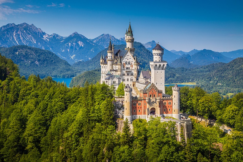 Schloss Neuschwanstein wirkt äußerlich wie ein Märchenschloss