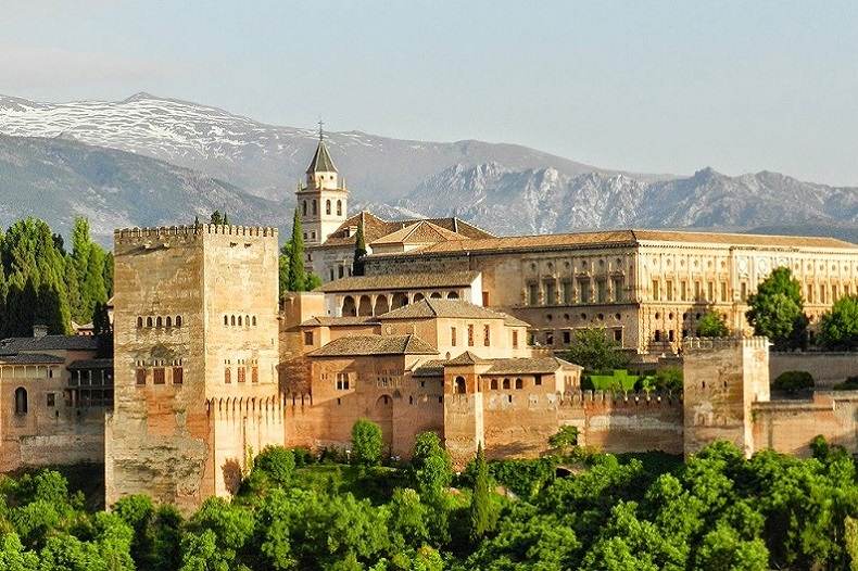 Alhambra  Granada - Bild von Pablo Valerio auf Pixabay