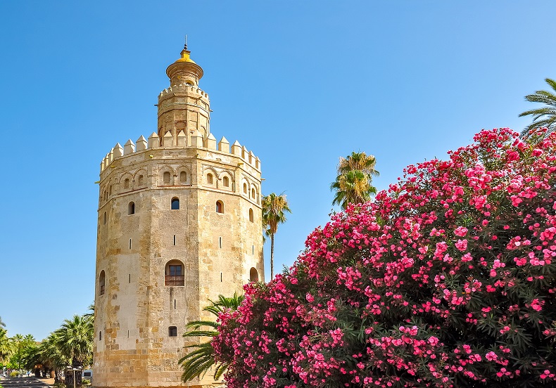 Tower of Gold (Torre del Oro) in Seville, Spain Stockfoto-ID: 374250874 Copyright: mistervlad - Bigstockphoto