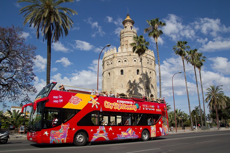 Stadtrundfahrt Sevilla im Hop-on Hop-off Bus
