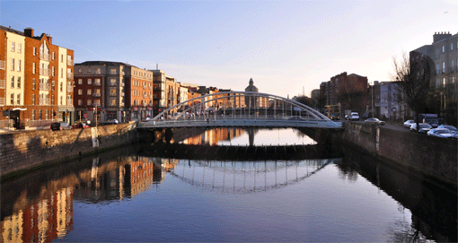 Brücken gehören zum Stadtbild von Dublin und verleihen eine romantische Stimmung. © https://pixabay.com/de/br%C3%BCcke-dublin-irland-eire-stadt-230311/
